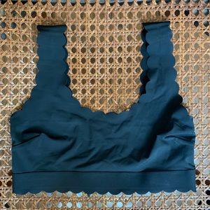 H&M Black Scalloped Bikini Top👙